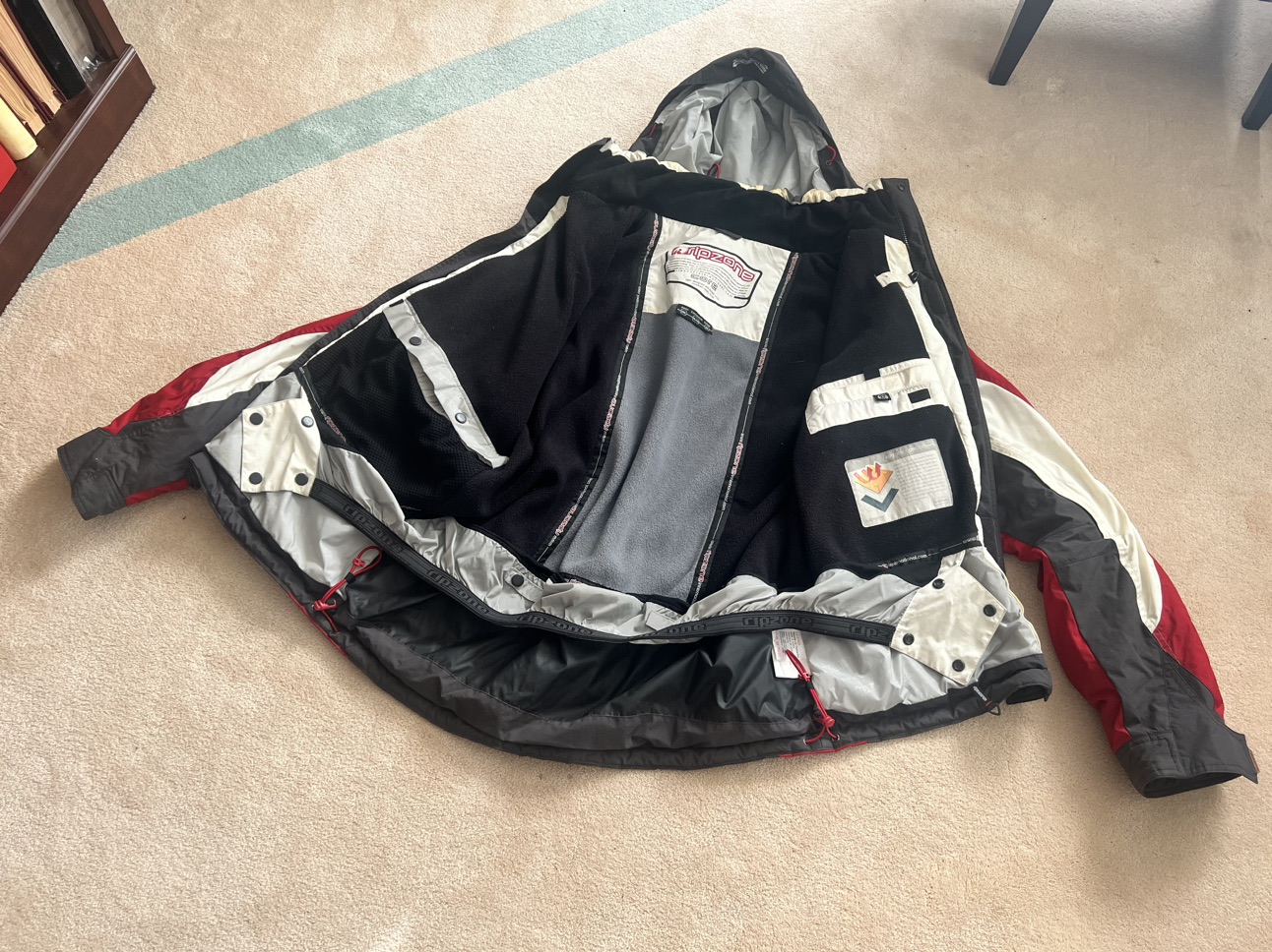 Men’s XL Ripzone Snowboarding jacket - photo 2