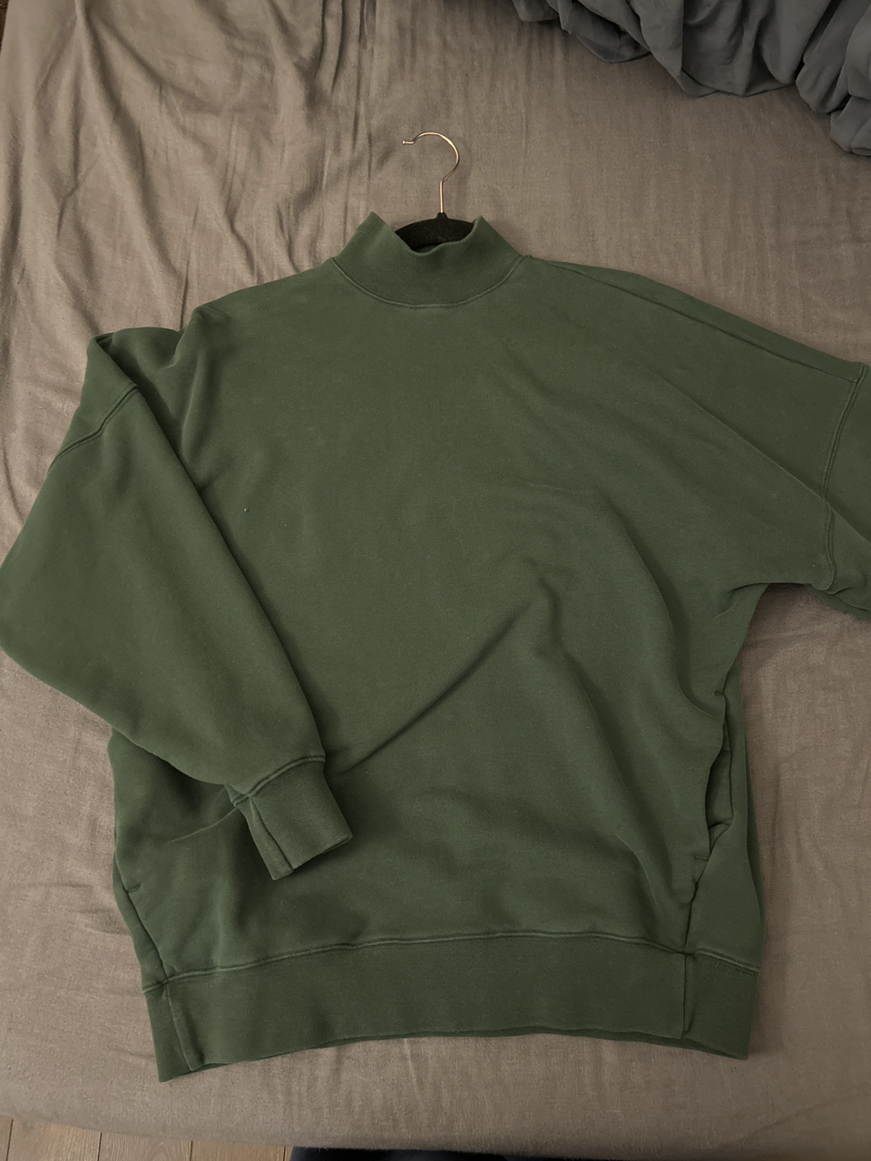 Aritzia sweater green thumbnail