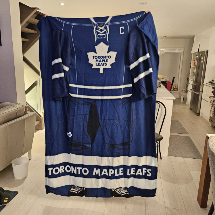 NHL Toronto Maple Leafs Comfy Throw Blanket image indicator(6)