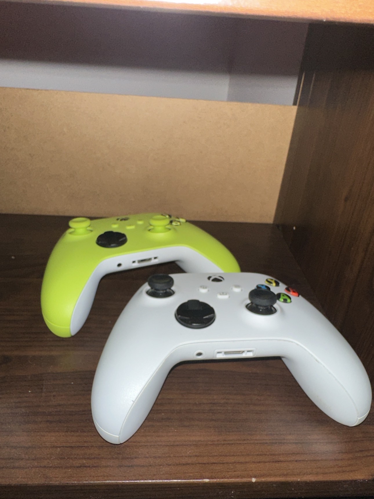 Xbox Series S Controllers wireless - (35 each)