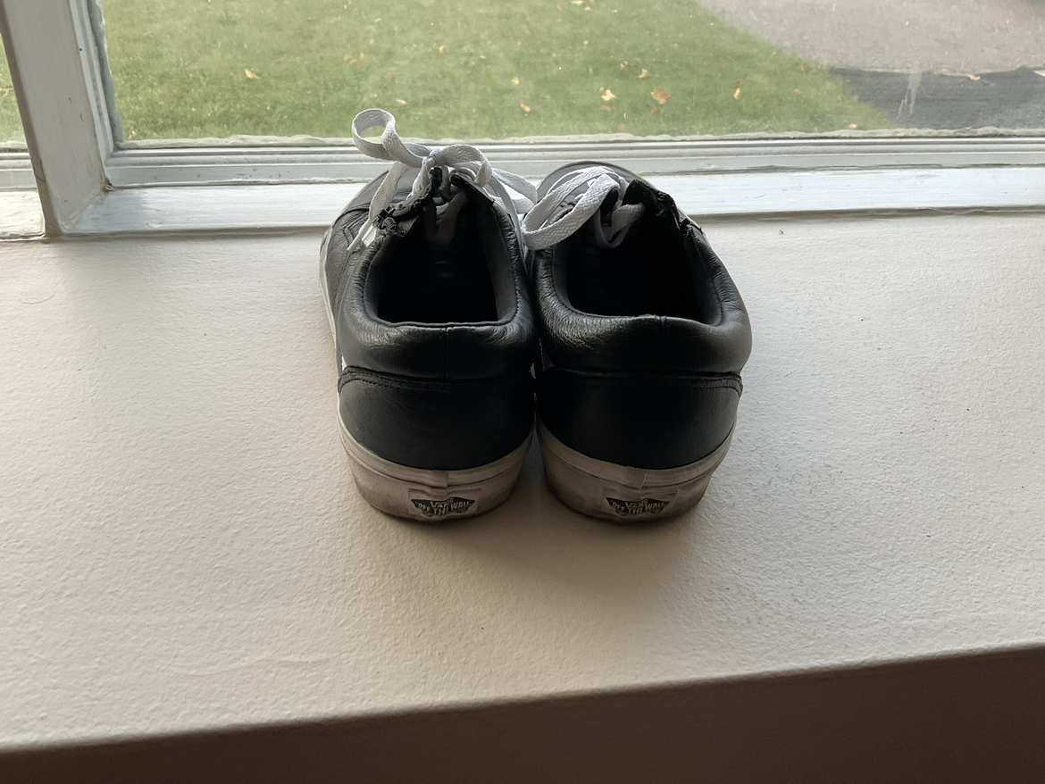 VANS men’s black leather snickers image indicator(3)