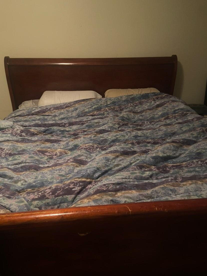 King Size 3 Piece Solid Wood Sleigh Bedroom Set