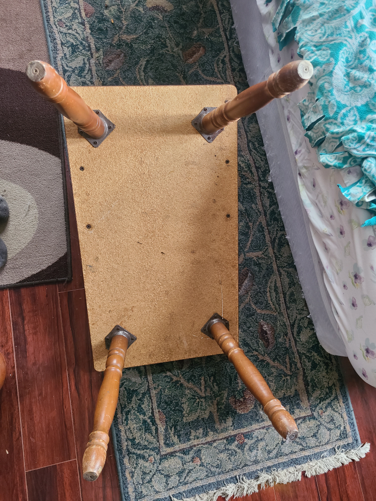 Vintage wooden coffee/side table - photo 4