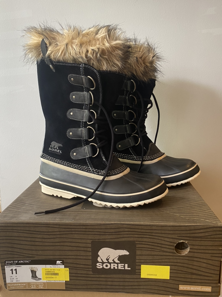 Sorel women’s size 11 winter boots brand new! thumbnail