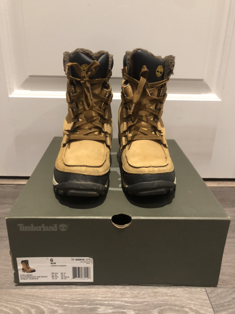 Timberland waterproof mid boot size 6
