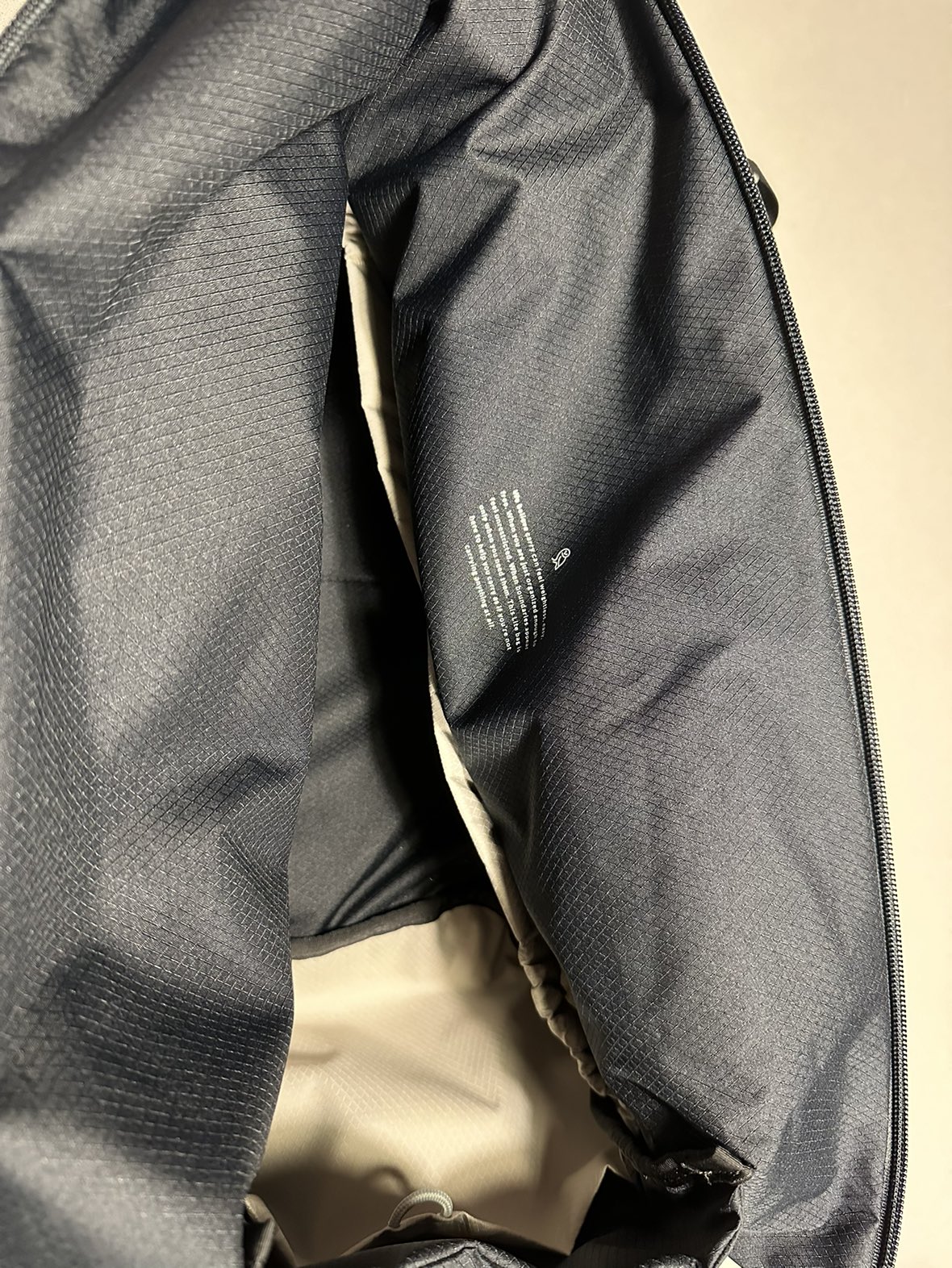 Bellroy Lite Duffel (Shadow Black) - photo 4