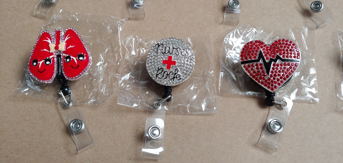 🆕 ID badge holder with rhinestones image indicator(2)