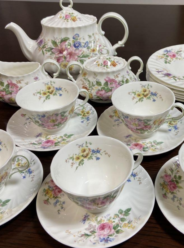 Royal Doulton "Arcadia " for 12 Persons,  Tea Set  Plus Service thumbnail