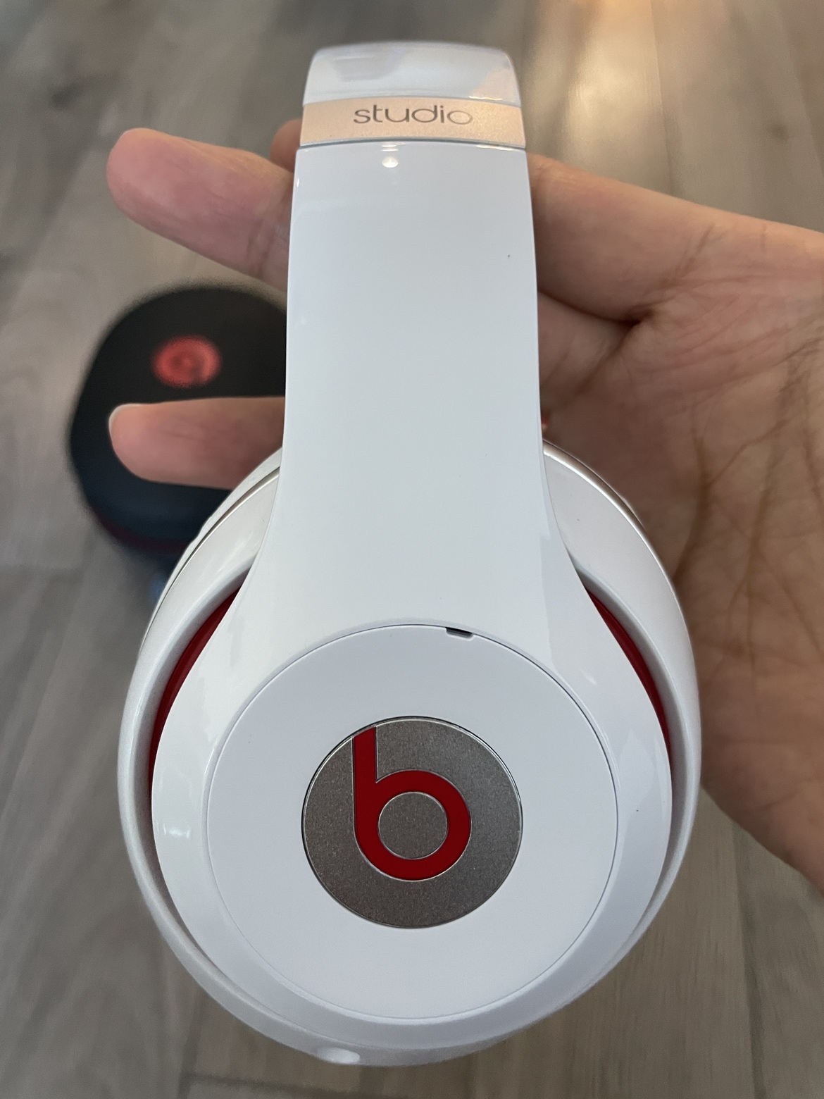 Beats Studio earphone, barely used, perfect condition - photo 2