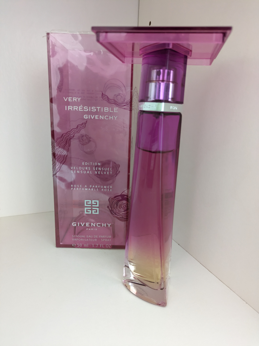 Givenchy very irresistible ( limited edition bottle & box) 🦃 image indicator(6)