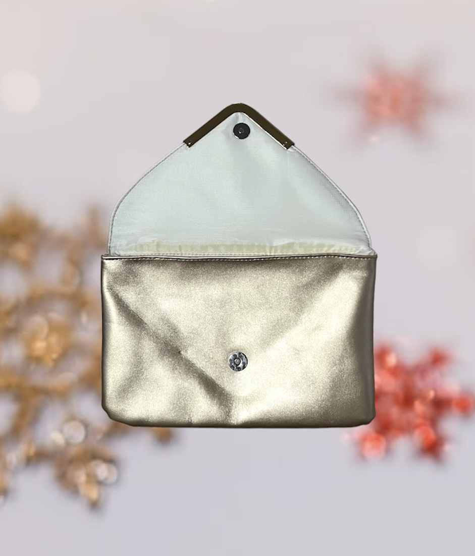 🌟 Gorgeous Gold Clutch image indicator(2)