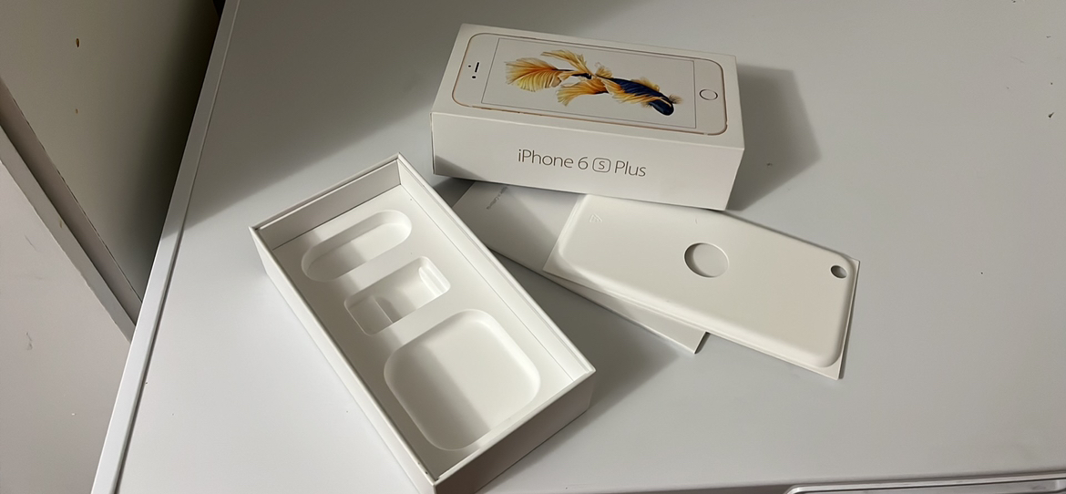 iPhone 6 Plus box - photo 3