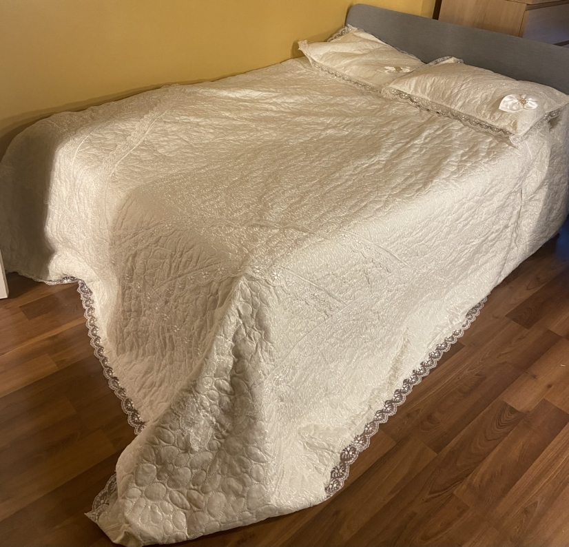 Bed cover set
