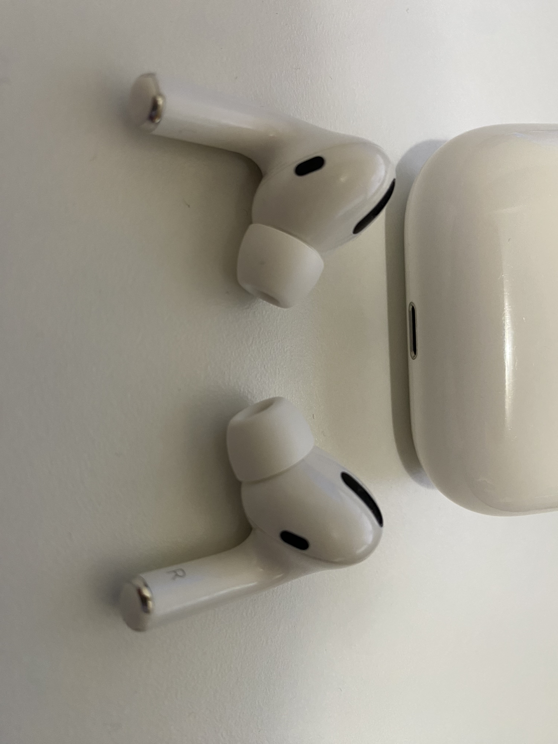 Apple airpods pro 1st gen - photo 4