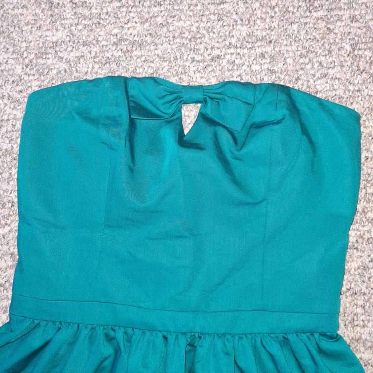 NAFNAF - Emerald green strapless dress image indicator(2)