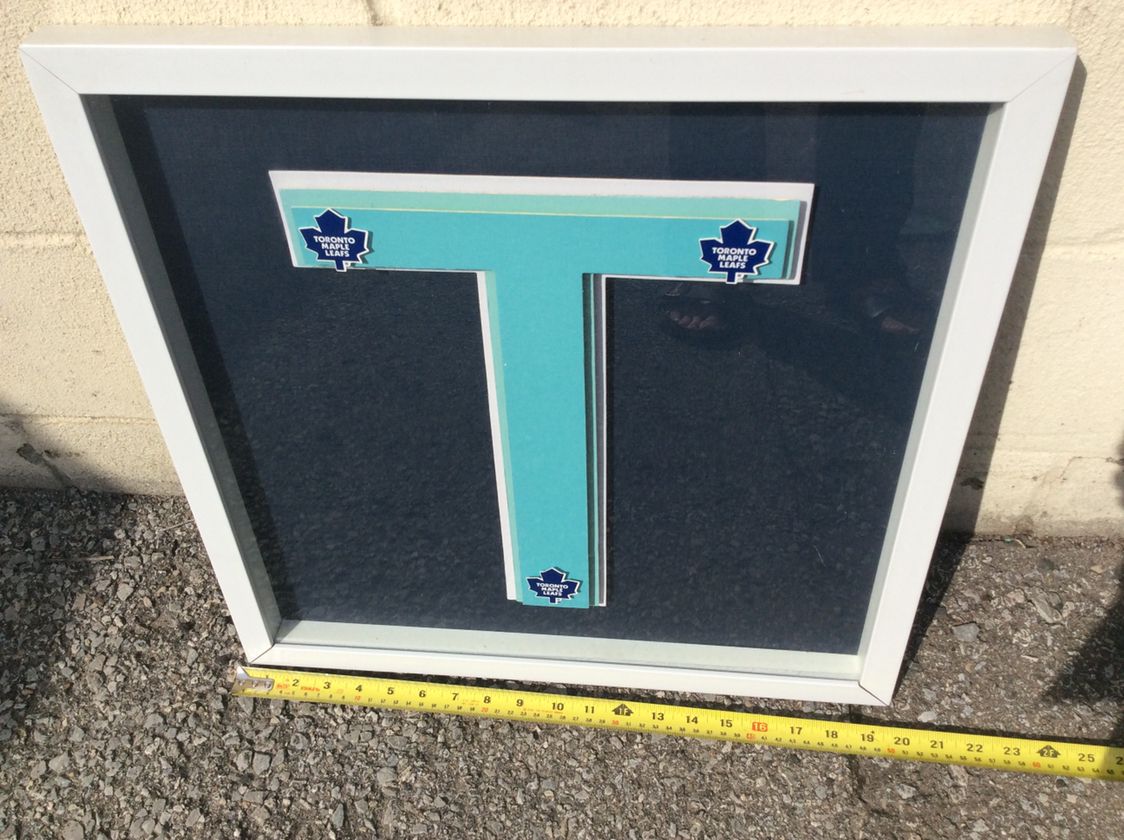 Vintage “T” TORONTO MAPLE LEAFS wall hanging glass wood frame - photo 2
