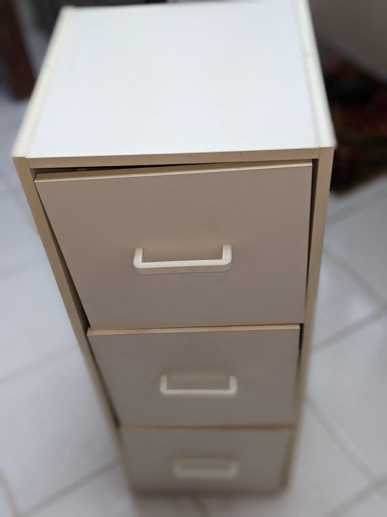 Free drawers #freecycle thumbnail