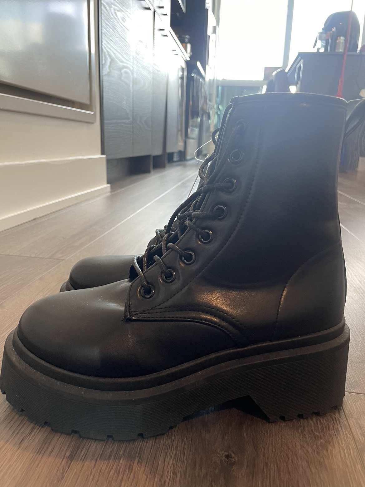 Chunky black platform boots image indicator(2)