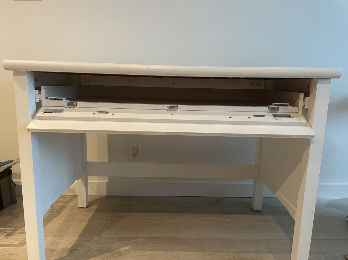 White wood desk - photo 3
