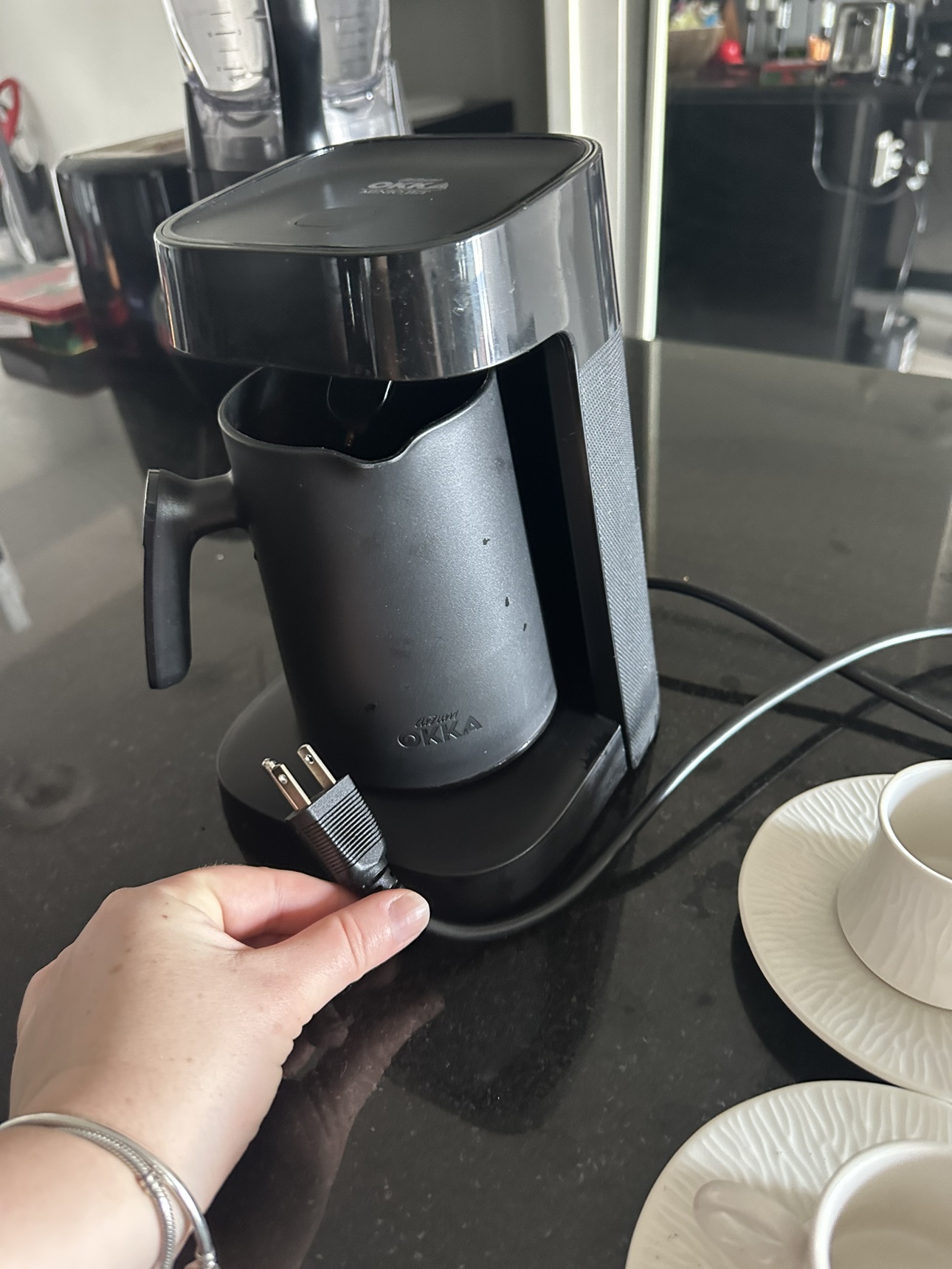 Arzum Okka Automatic Turkish Coffee Maker+Turkish coffee cups