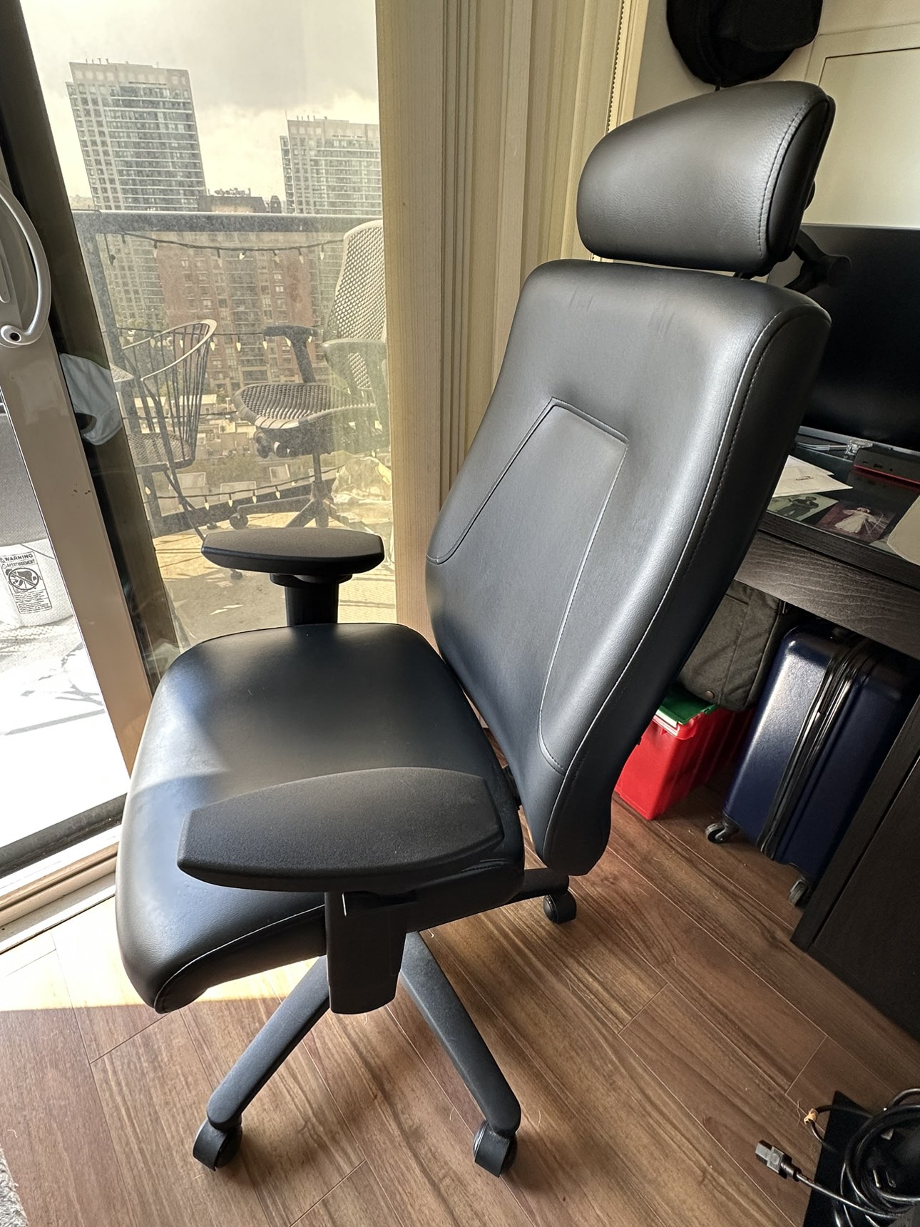 ErgoCentric eCentric™ Executive Office/Computer Chair - photo 2