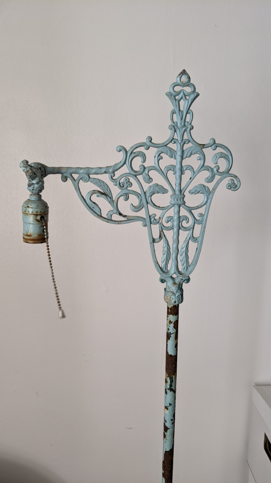 VINTAGE ANTIQUE CAST WROUGHT IRON  FLOOR LAMP