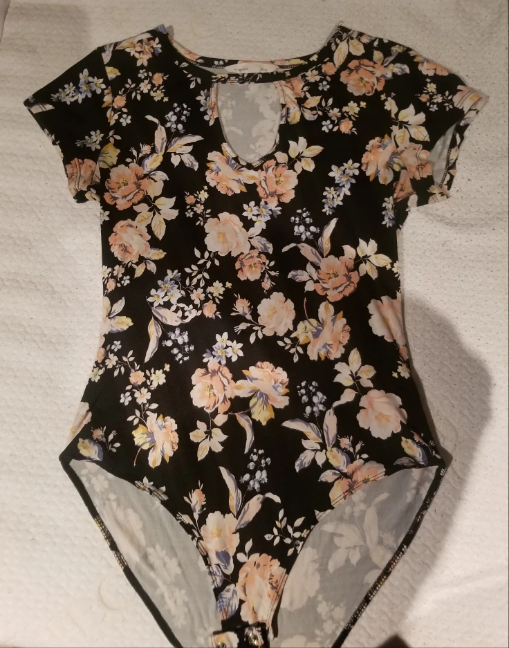 Floral shirt with clasp to tuck in/body suit thumbnail