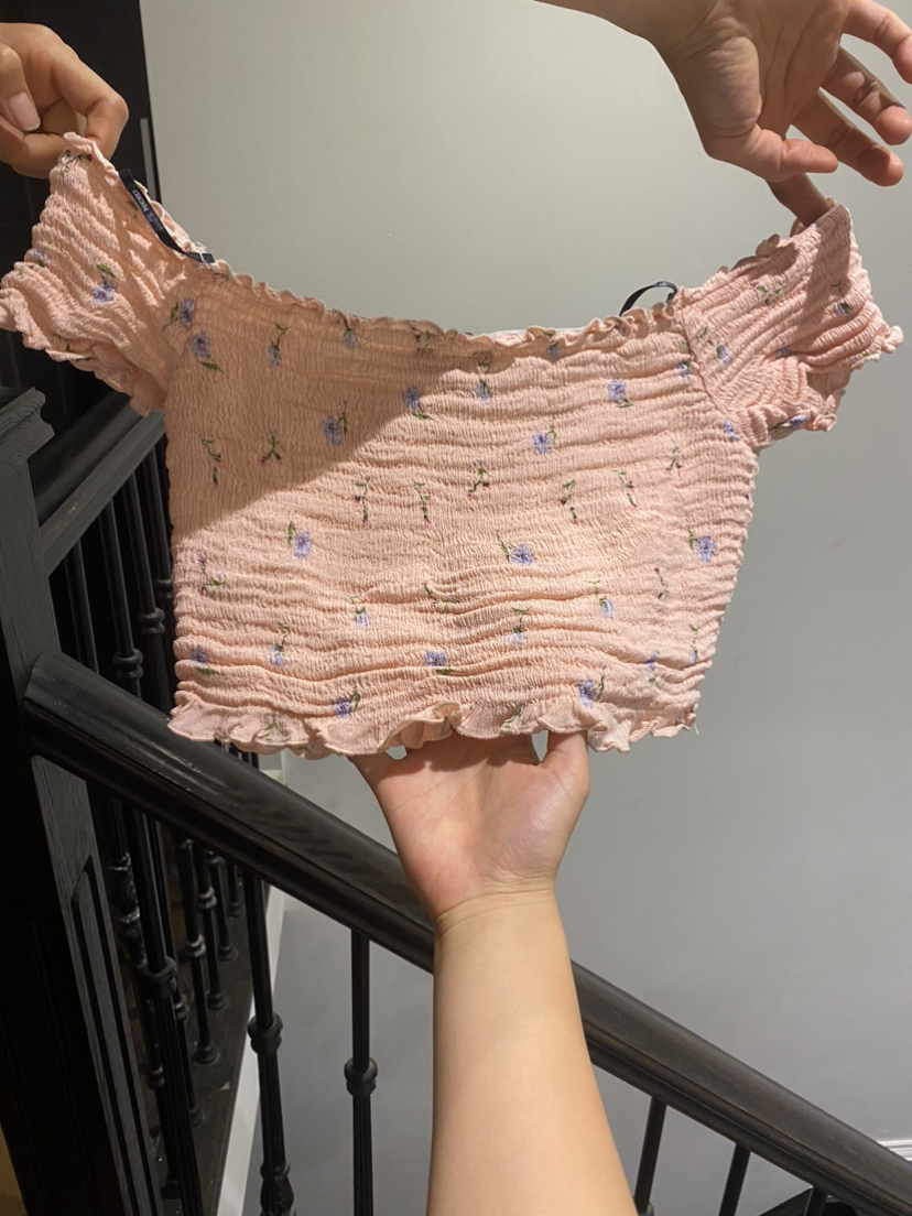 Pink off the shoulder cropped top image indicator(2)