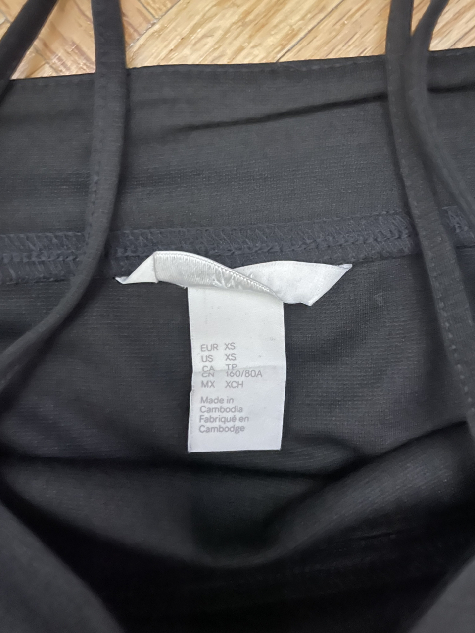 H&M black dress image indicator(2)