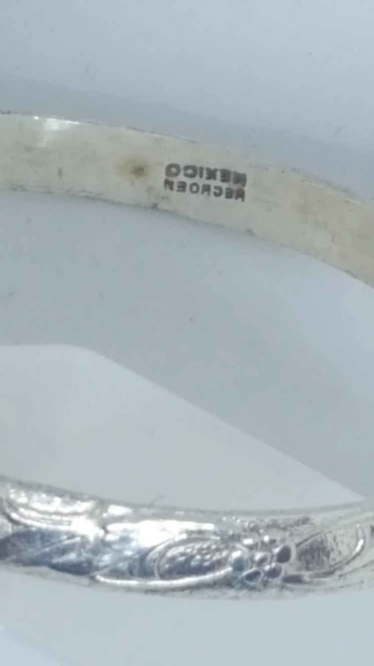 Silver Necklace & Single Bangle image indicator(5)