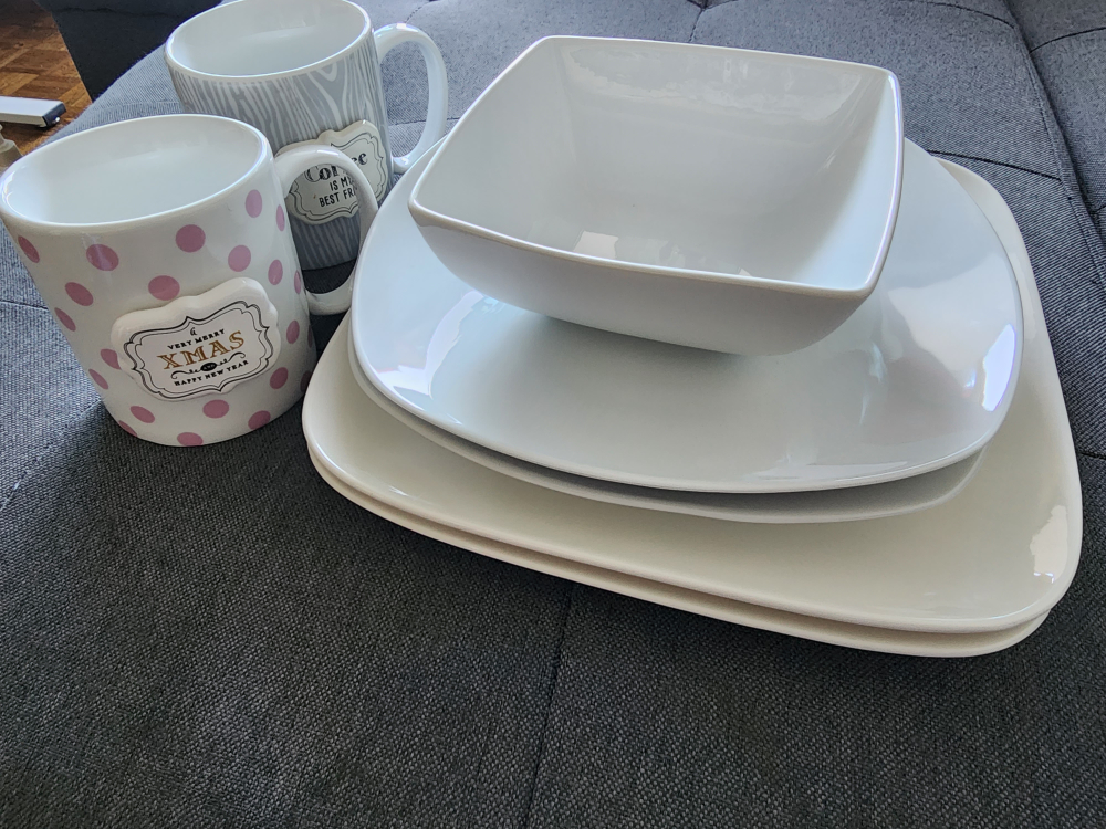 Free Plates and Mugs thumbnail