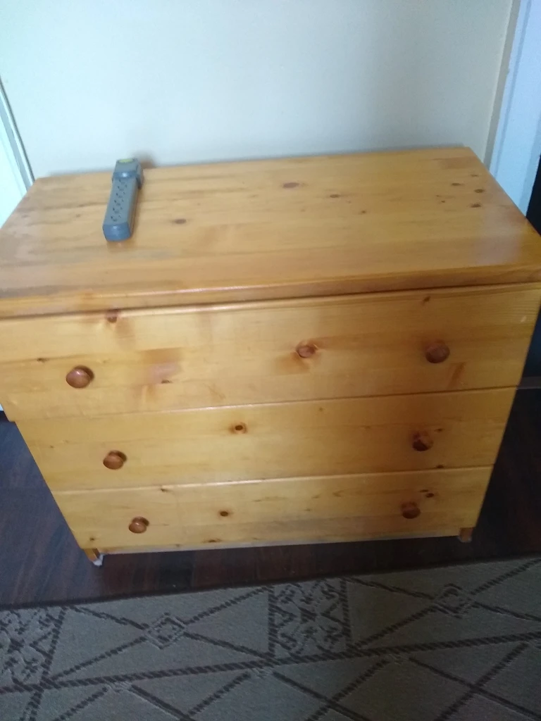 3drawer Pine dresser image indicator(2)