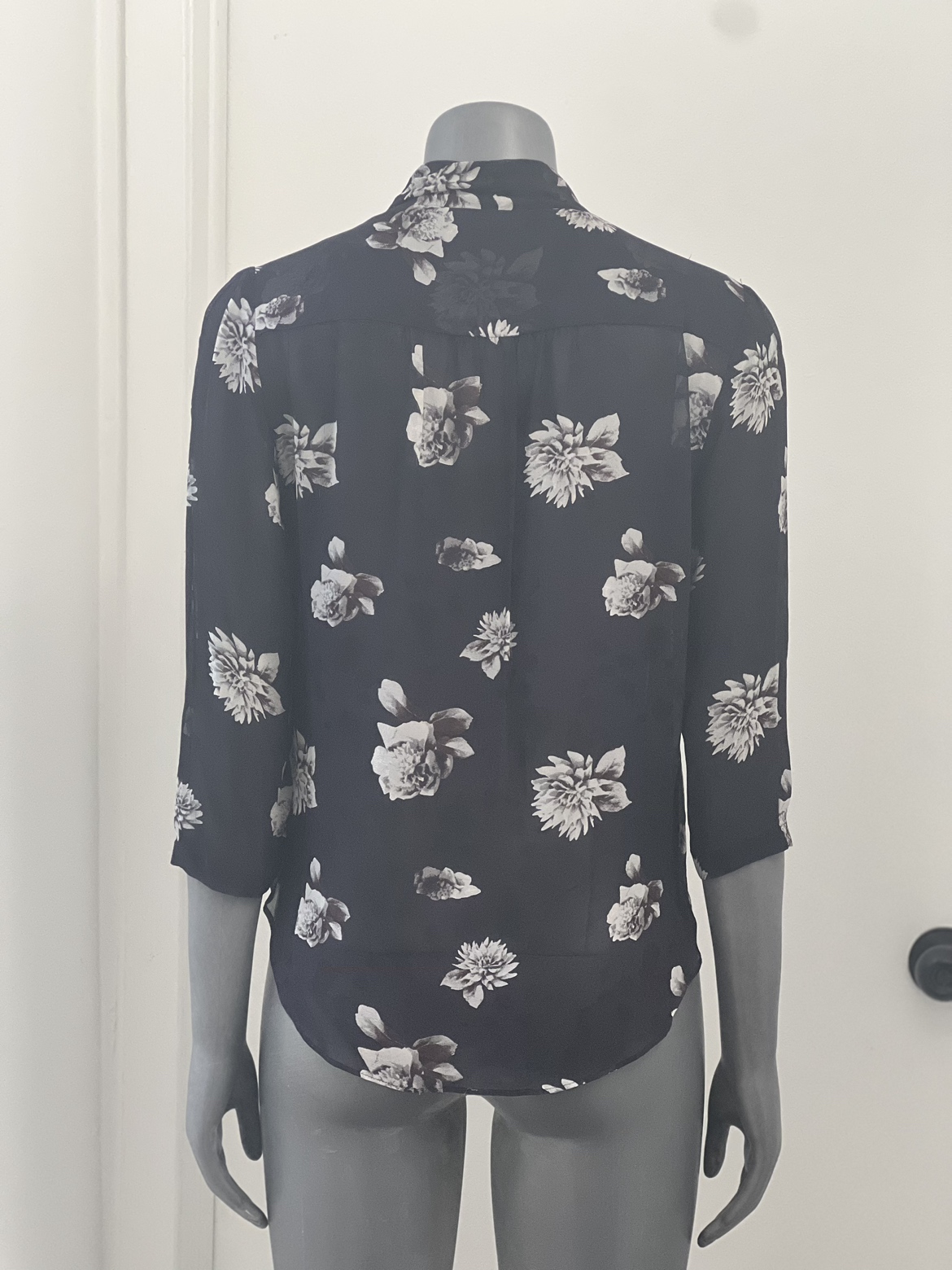 Babaton Silk Blouse image indicator(3)