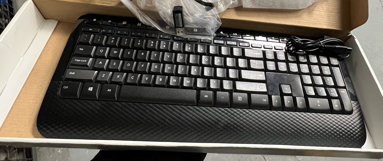 Wireless keyboard and mouse set
