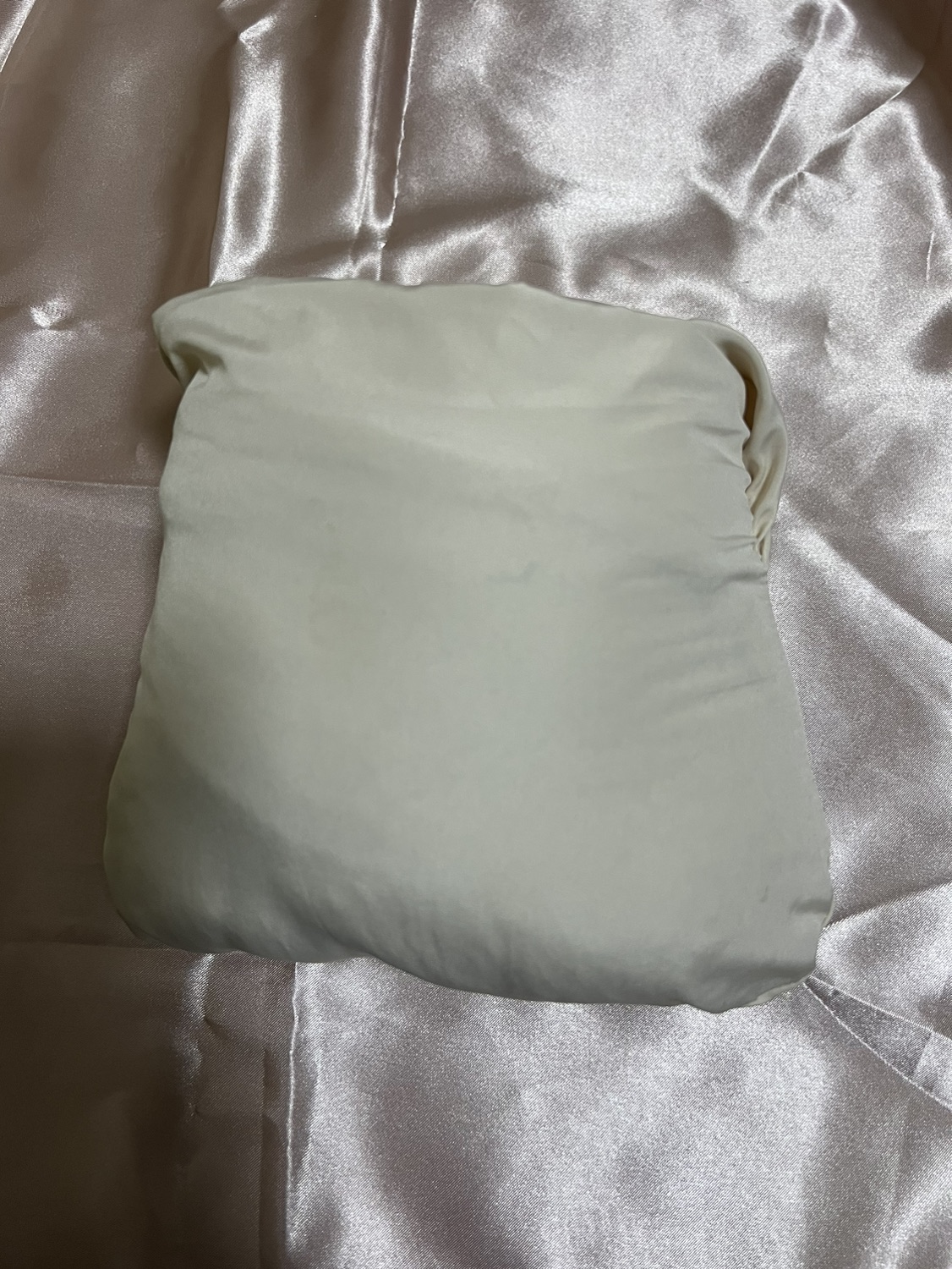 MUJI cozy white packable winter circle scarf image indicator(2)