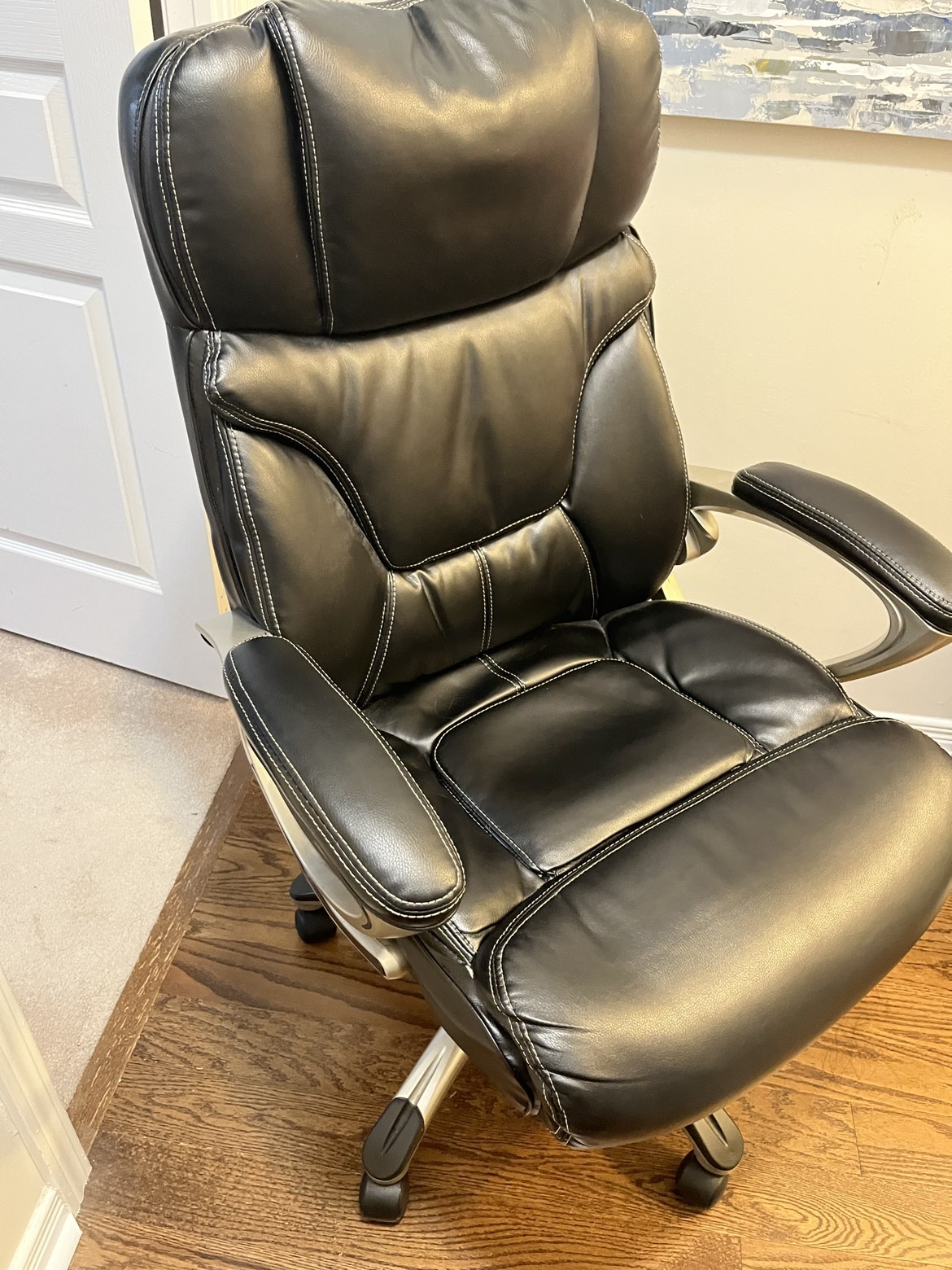 Staples executive chair