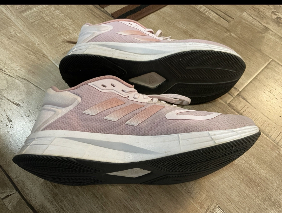 #freecycle Women pink shoe