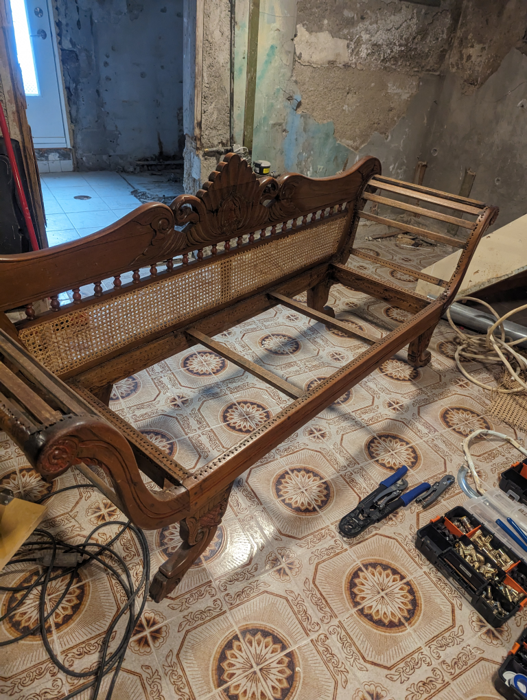 Antique wooden carved bench - needs repair and recane - photo 2