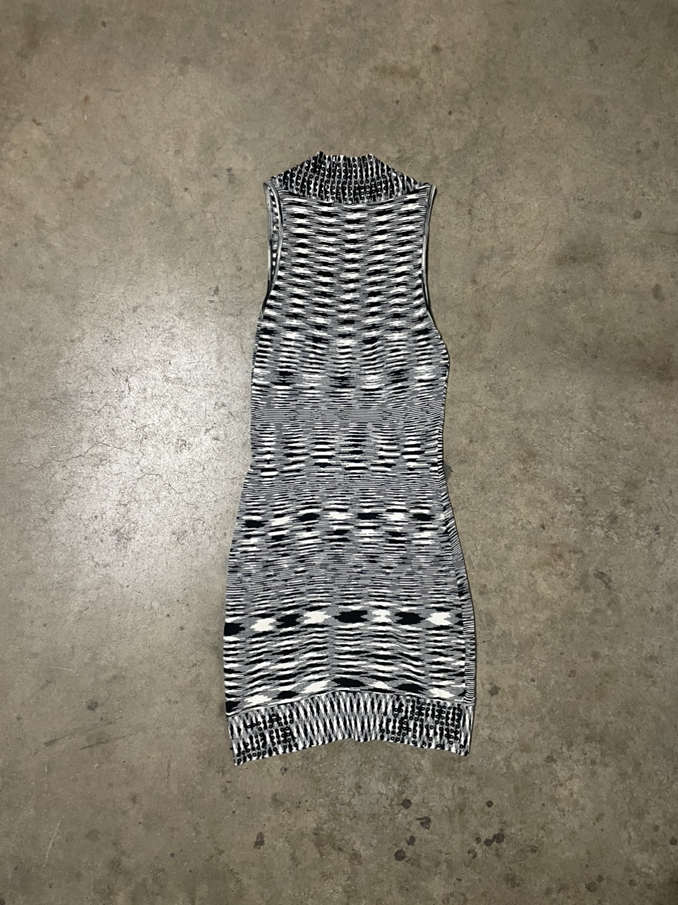 Bebe dress image indicator(2)