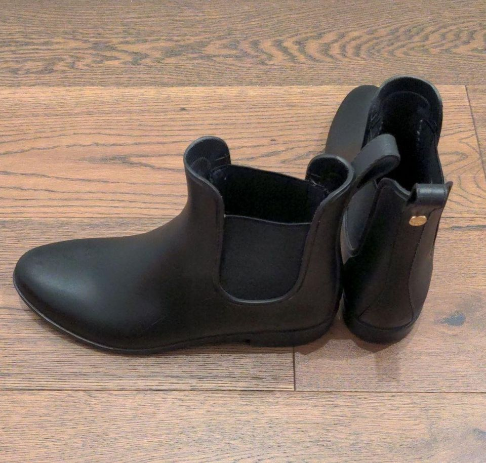 Sam Edelman Chelsea rainboots/waterproof booties 🦃 thumbnail