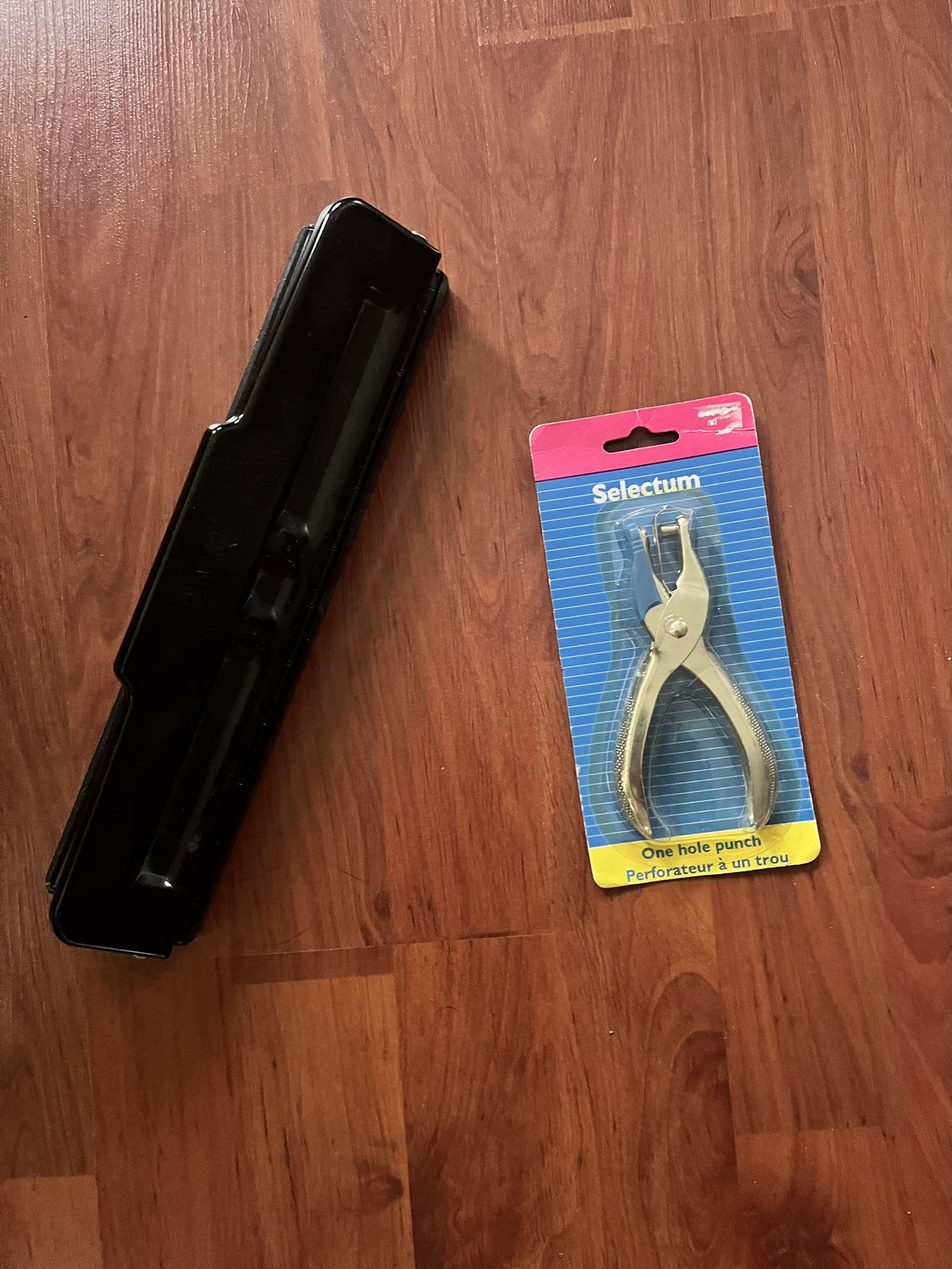 3 hole puncher $13 & single hole puncher $6 or both for $15 - photo 3