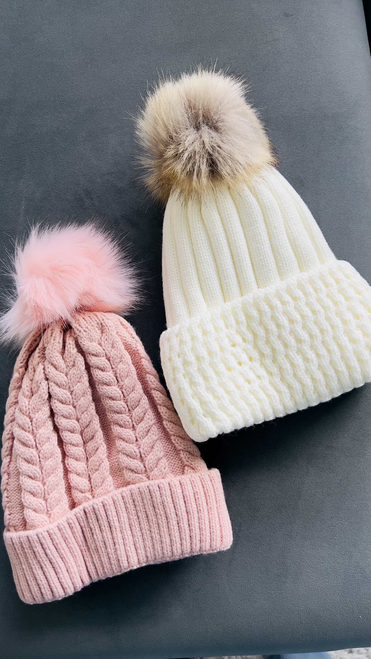 Beanie Pink & white for women thumbnail