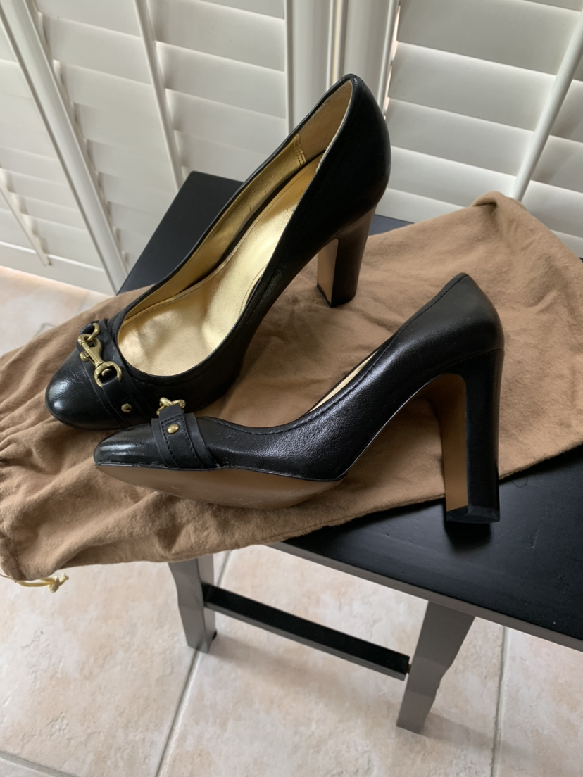 Coach heels image indicator(5)