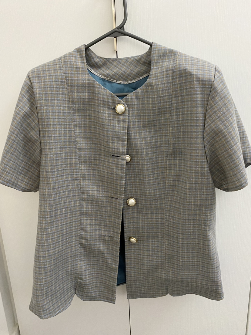 Short sleeve button up blouse