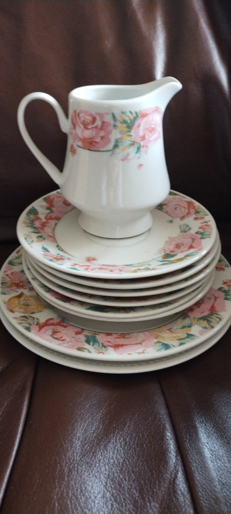 #freecycle  plates and creamer thumbnail