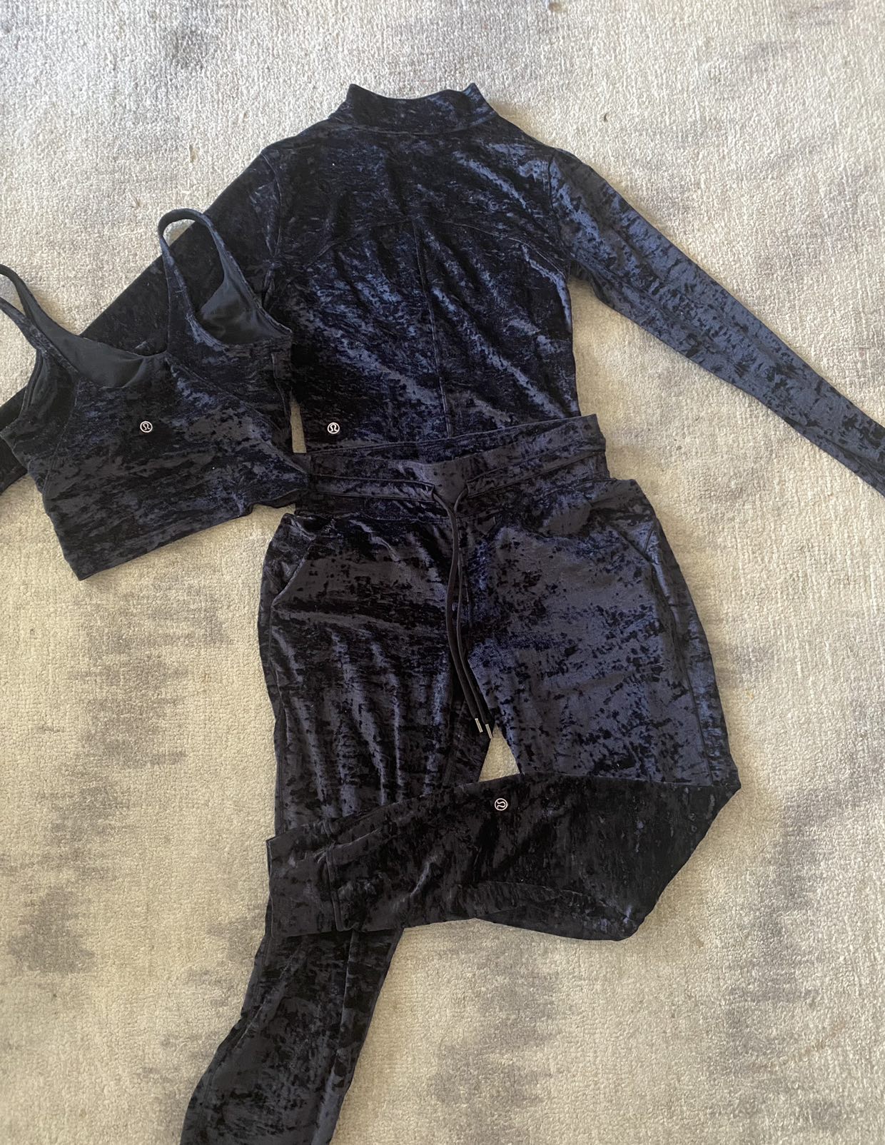 Lululemon Black Velvet suit One set
