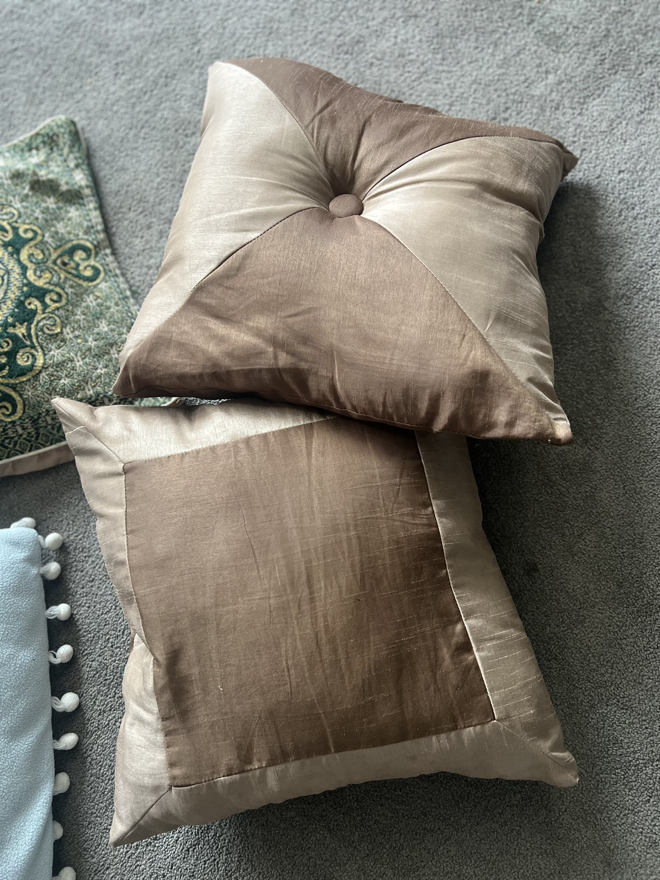 Assorted couch cushions - photo 2