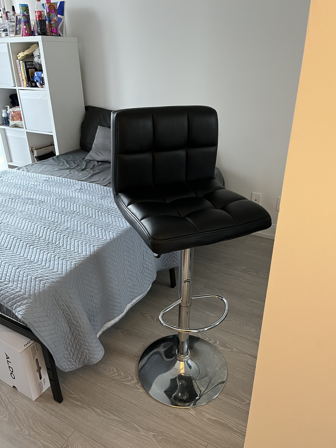 Leather bar stool, brand new - photo 2
