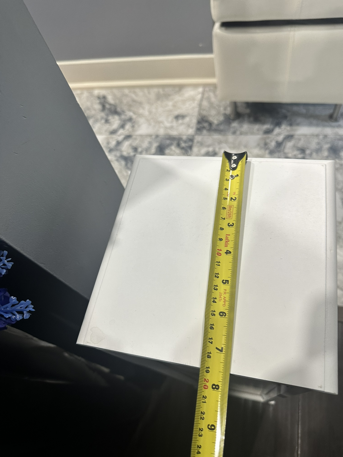 Small white little storage cabinet - photo 4