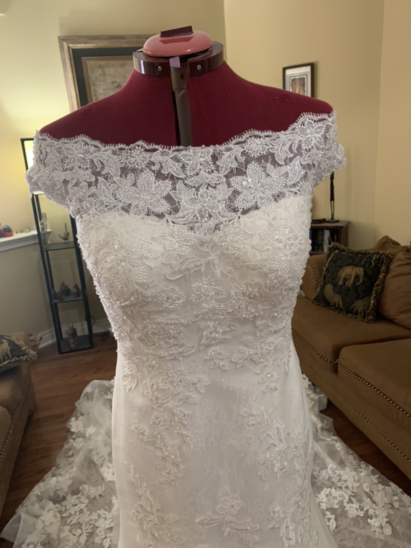Stunning Wedding dress - photo 2
